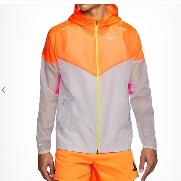 Like New Nike running Jacket size M - Picture 1 of 1